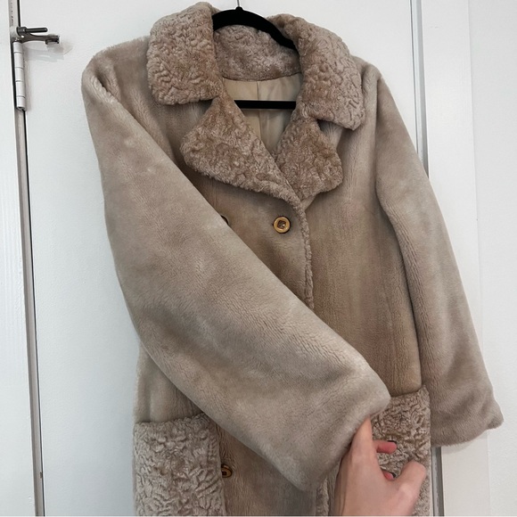 Cream Fur Vintage Long Coat - Picture 7 of 10